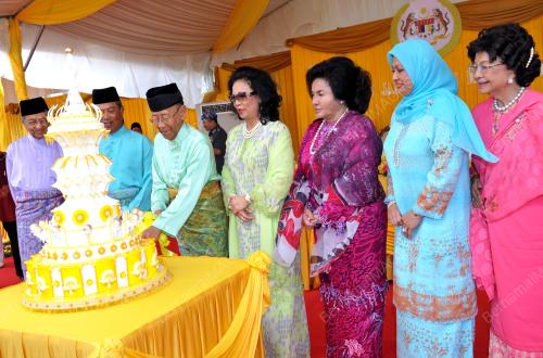 KL25_03062012_AGONG_TEH