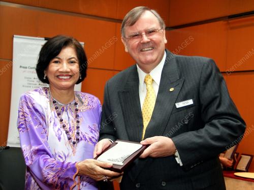 TUNKU MUNIRAH TUNKU MUSTAPHA