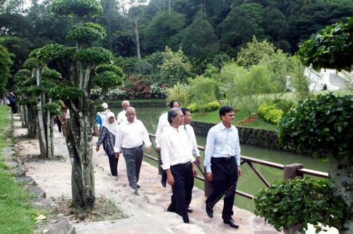 RAJA NONG CHIK RAJA ZAINAL ABIDIN