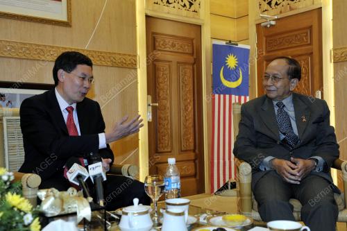 DATUK SERI DR RAIS YATIM