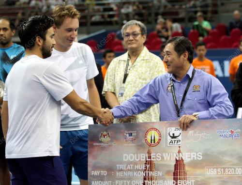 KL25_04102015_PRIZE