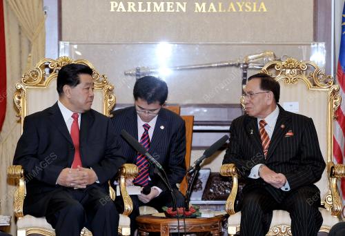KL25_05022013_PARLIMEN2