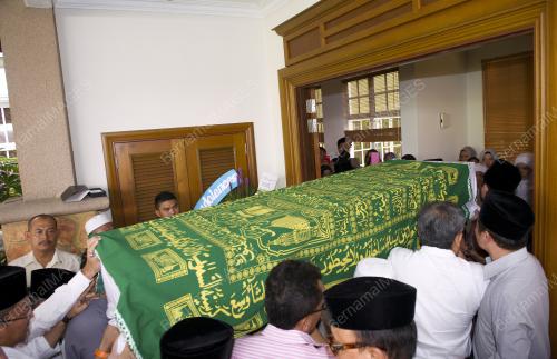 KL25_05042015_JENAZAH