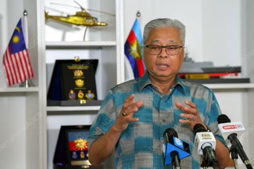 DATUK SERI ISMAIL SABRI YAAKOB