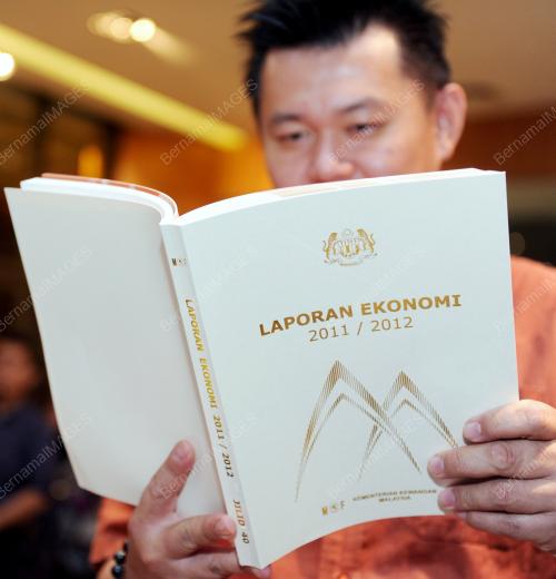 BUKU LAPORAN EKONOMI 2011/2012