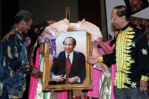 DR RAIS YATIM