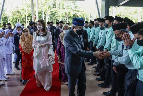SULTAN SHARAFUDDIN IDRIS SHAH