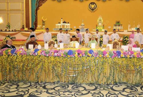 KL25_08082013_AGONG