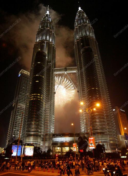 SAMBUTAN TAHUN BARU 2006 DI KLCC