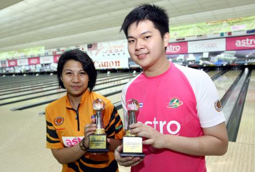 KL25_09052014_BOWLING