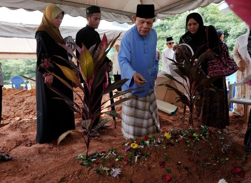 KL25_10032015_MENINGGAL_DUNIA