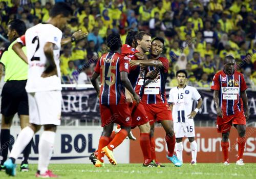 KL25_10062014_BOLA