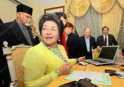 KL25_11022011_ROSMAH