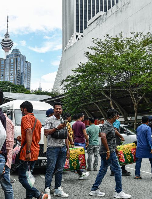 WARGA ASING JALAN SILANG
