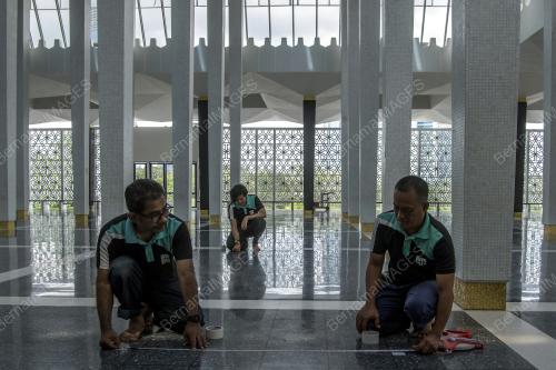 GARIS PANDUAN PERLUASAN KAPASITI SOLAT JUMAAT DAN SOLAT BERJEMAAH DALAM TEMPOH PERINTAH KAWALAN PERGERAKAN PEMULIHAN (PKPP)
