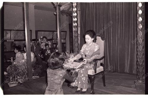 RAJA PERMAISURI AGONG MELAWAT MUZIUM NEGARA