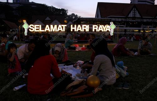 KL25_11072015_MALAM_LIKUR
