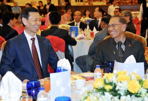 KL25_11122014_PARLIMEN