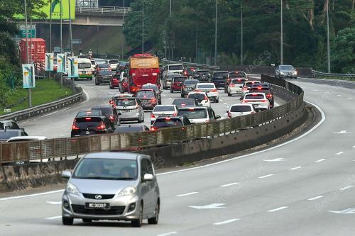 TINJAUAN ALIRAN TRAFIK LEBUHRAYA KARAK