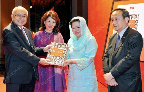 KL25_12062012_RAJA_ZARITH