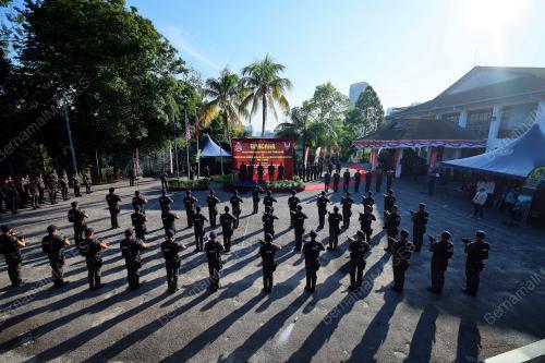 UPACARA PENGANUGERAHAN BERET UTK