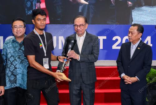 DATUK SERI ANWAR IBRAHIM