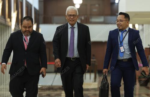 DATUK SERI HAMZAH ZAINUDDIN