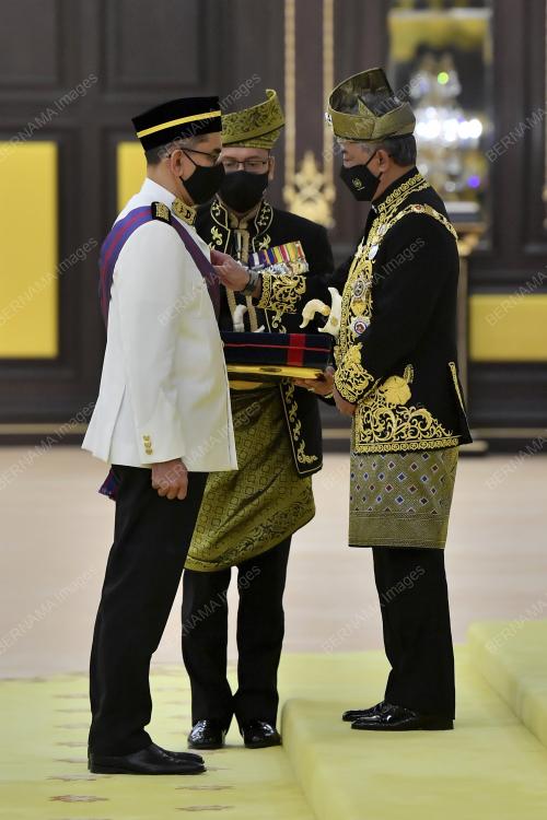 AL-SULTAN ABDULLAH RI'AYATUDDIN AL-MUSTAFA BILLAH SHAH