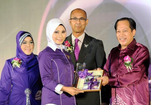 KL25_14012012_D_NAVECHEE