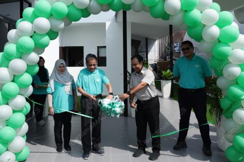 PELANCARAN PANGSAPURI INTANA RIA 3