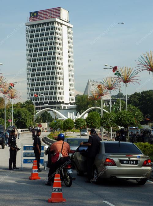 SEKATAN POLIS