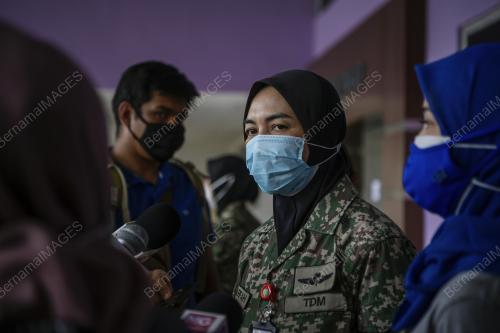 PENYERAHAN KIPAS INDUSTRI KEPADA ZON PENGURUSAN BENCANA - UNIT RAWATAN COVID-19