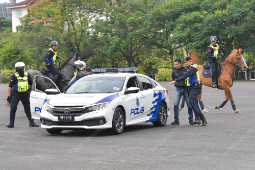 KURSUS ASAS MENUNGGANG KUDA