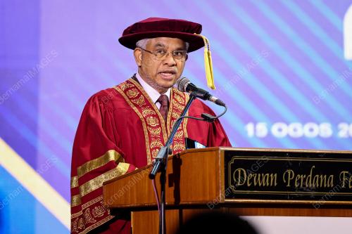 TAN SRI DR MOHD DAUD BAKAR
