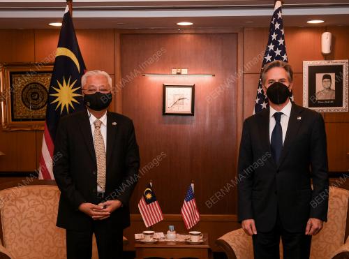 DATUK SERI ISMAIL SABRI YAAKOB