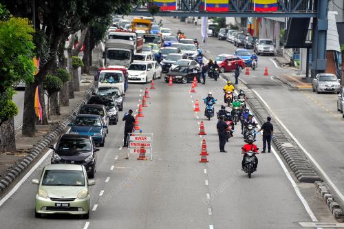 SEKATAN JALAN RAYA