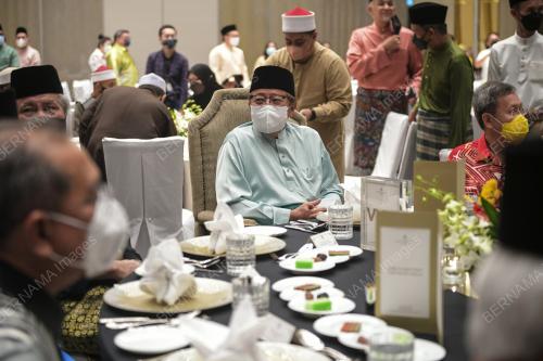 TAN SRI ABANG JOHARI TUN OPENG