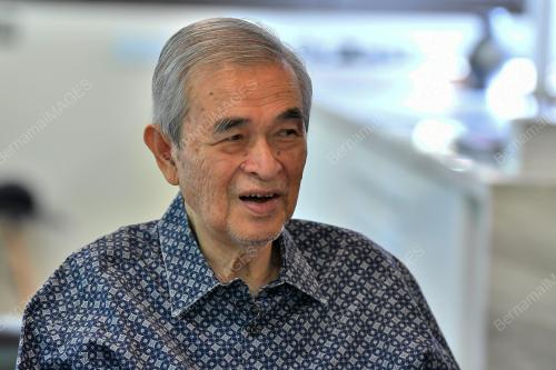 TUN ABDULLAH AHMAD BADAWI
