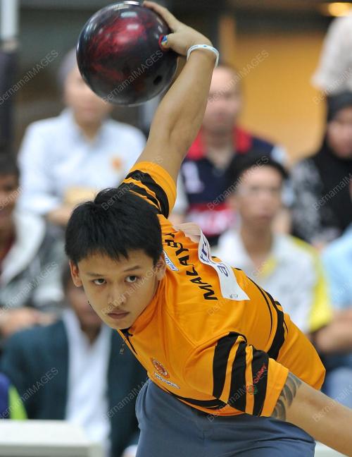KL25_17032012_BOWLING