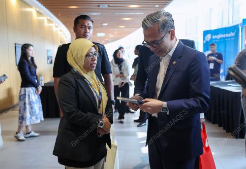 FAHMI FADZIL