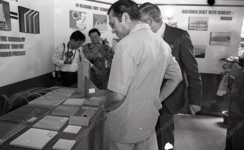 DR. MAHATHIR MOHAMAD