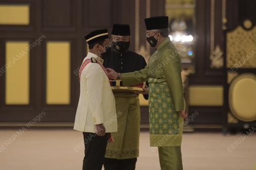 AL-SULTAN ABDULLAH RI'AYATUDDIN AL-MUSTAFA BILLAH SHAH 