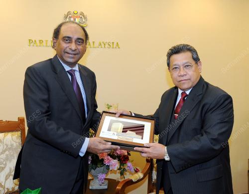 KL25_18062014_KUNJUNGAN