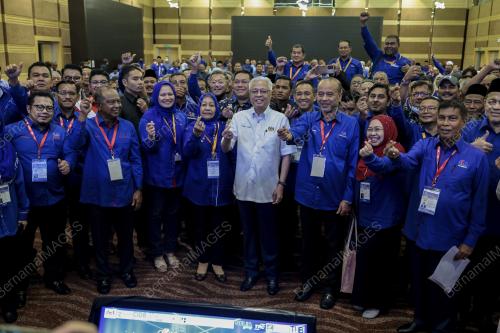 DATUK SERI ISMAIL SABRI YAAKOB