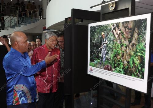 DATUK SERI DR AHMAD ZAHID HAMIDI