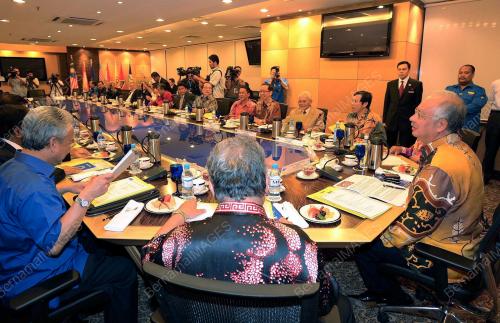 MOHD NAJIB TUN ABDUL RAZAK