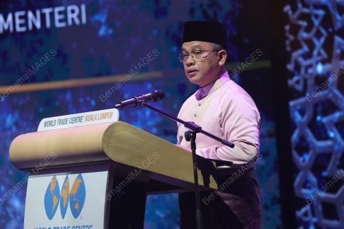 DATUK DR MOHD NA'IM MOKHTAR