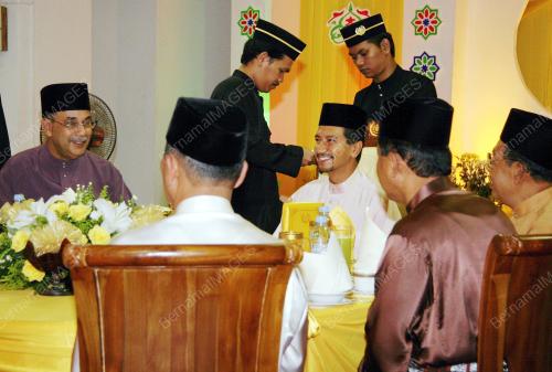 TUANKU MIZAN ZAINAL ABIDIN