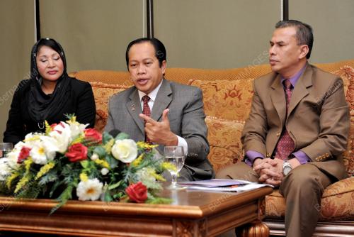 DATUK_AHMAD_MASLAN
