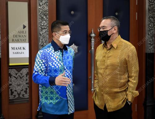 DATUK SERI HISHAMMUDDIN TUN HUSSEIN